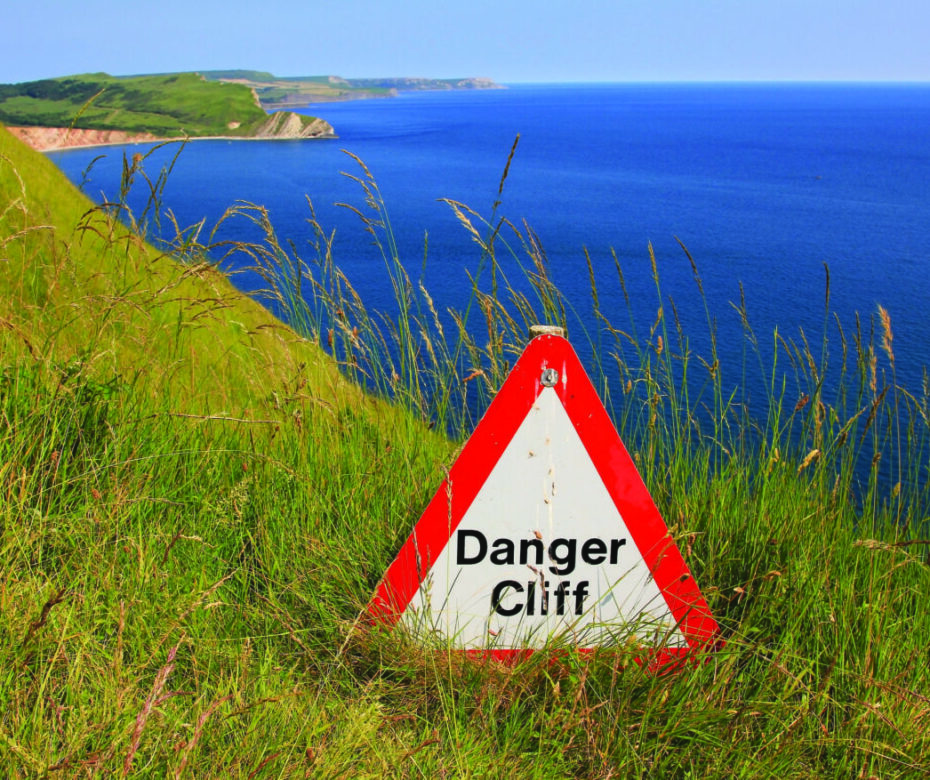 123rf_cliff_danger_30402082_l